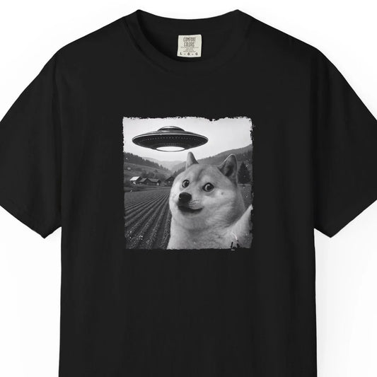 Doge UFO Photo - T-Shirt T-Shirt crypto-vibes.com